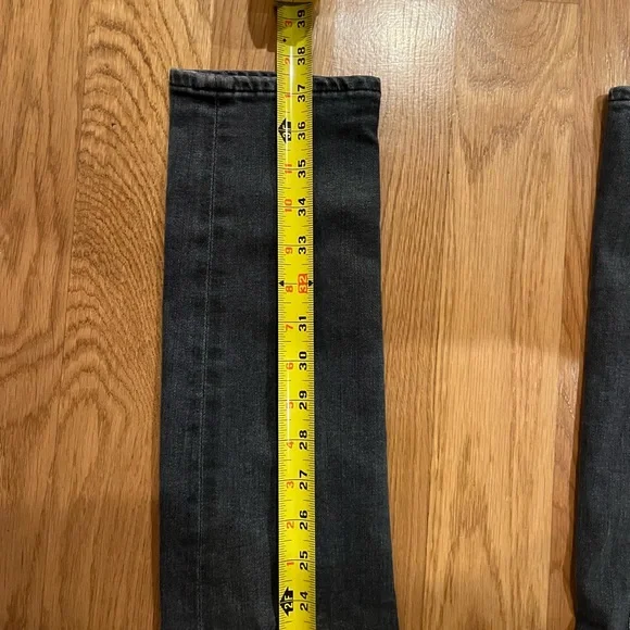 Mother Stunner Zip Ankle Step Fray in Good Girls Do
MOTHER - Picture 7 of 8